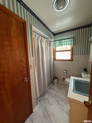 461 W WASHINGTON Street, Rushville, IL 62681