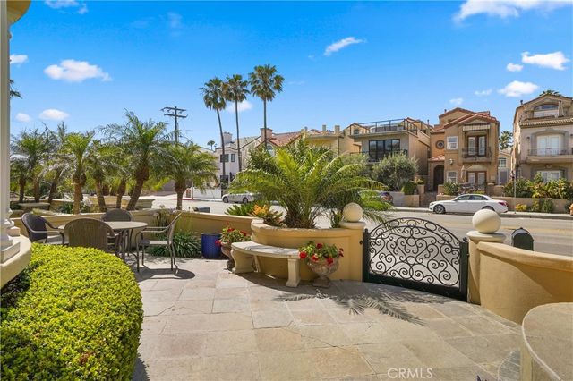 120 22nd Street, Huntington Beach, CA 92648