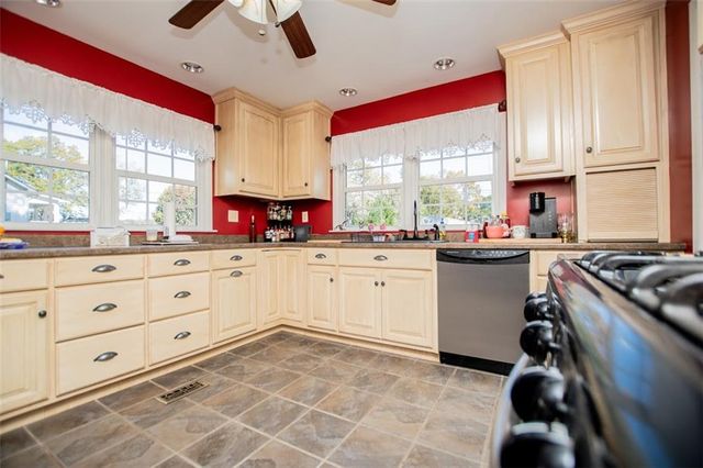 16 Garrett Avenue, Bremen, GA 30110