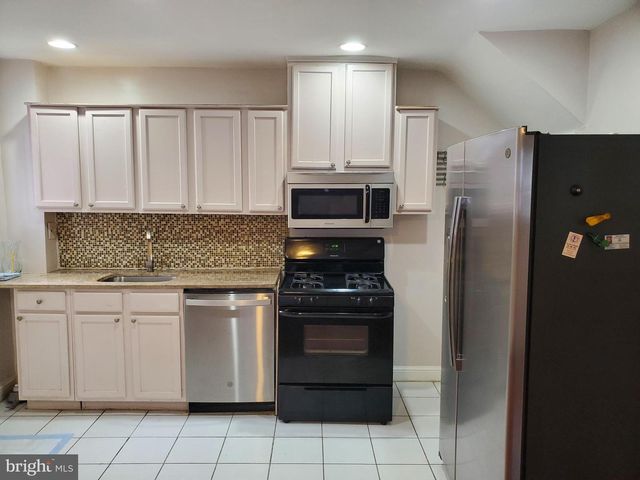 30 53RD ST SE, Washington, DC 20019