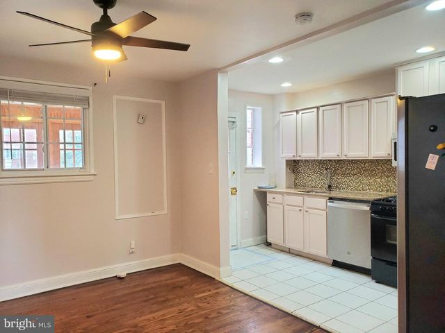 30 53RD ST SE, Washington, DC 20019