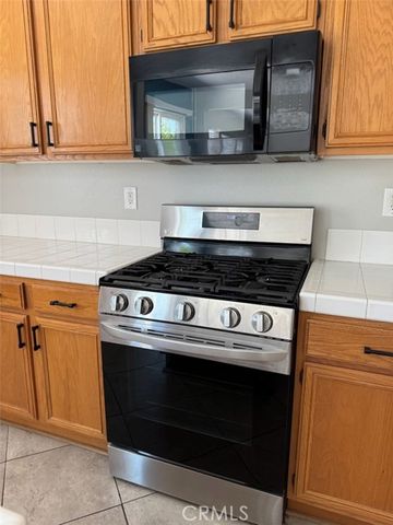 33618 Iris Lane, Murrieta, CA 92563