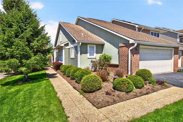 2 Montpelier Circle, Brighton, NY 14618