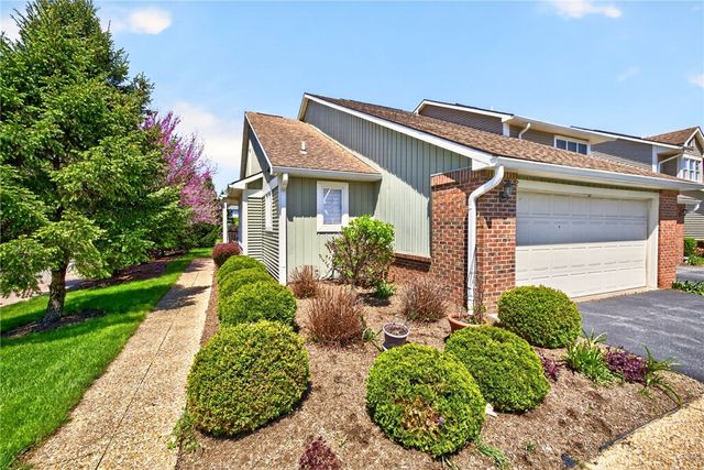 2 Montpelier Circle, Brighton, NY 14618