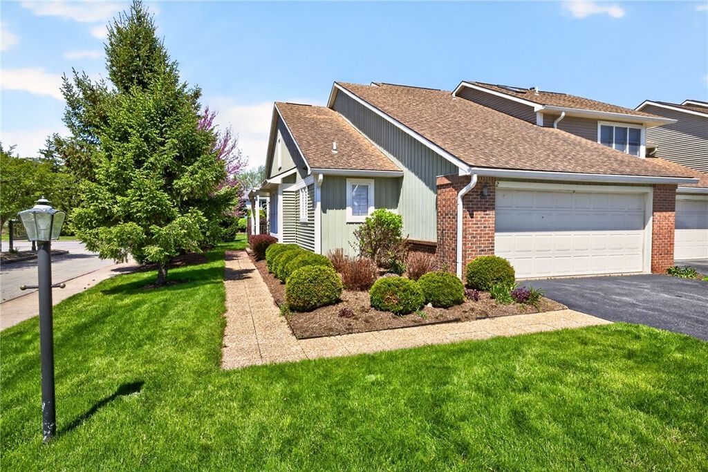 2 Montpelier Circle, Brighton, NY 14618