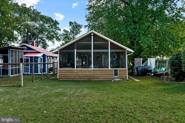 1109 BANCROFT AVE, Colonial Beach, VA 22443