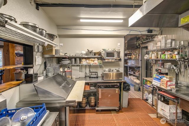 798 Ocean Shores Boulevard NW, Ocean Shores, WA 98569