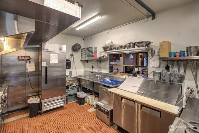 798 Ocean Shores Boulevard NW, Ocean Shores, WA 98569