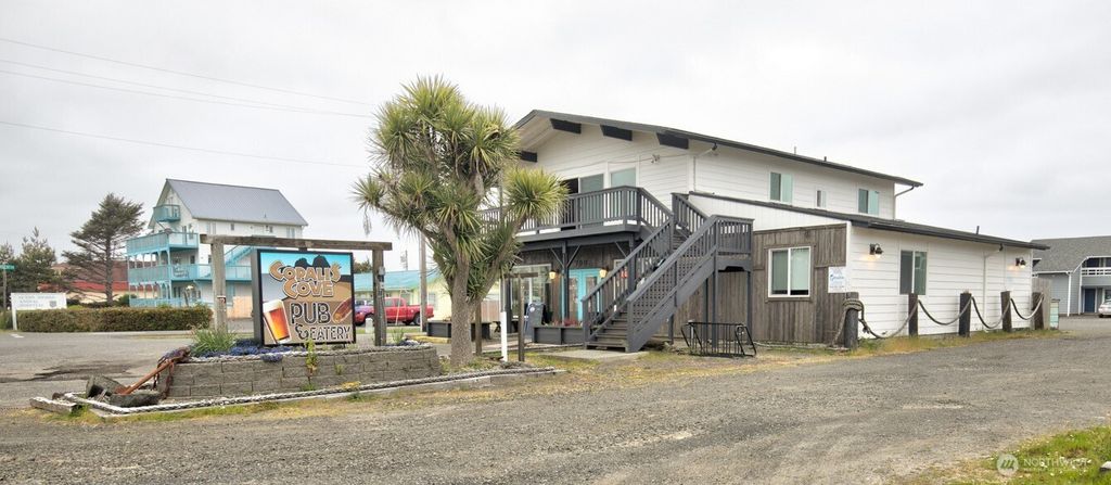 798 Ocean Shores Boulevard NW, Ocean Shores, WA 98569