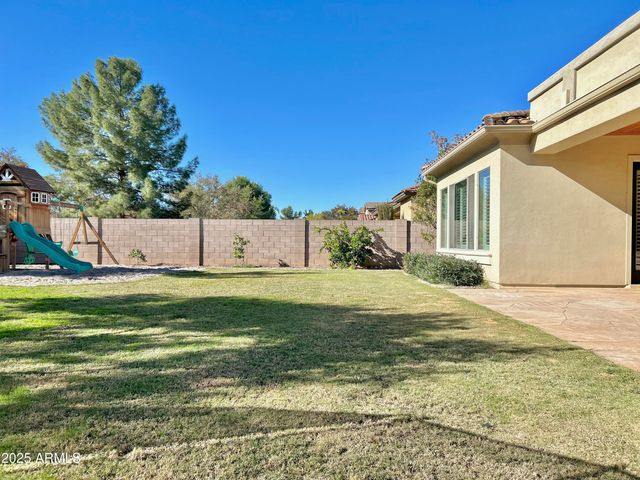 863 W Bluebird Drive, Chandler, AZ 85286