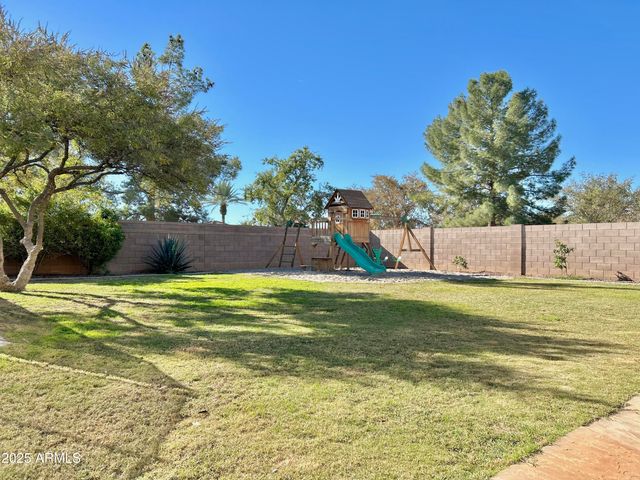 863 W Bluebird Drive, Chandler, AZ 85286