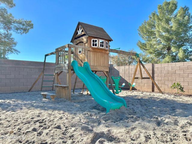 863 W Bluebird Drive, Chandler, AZ 85286