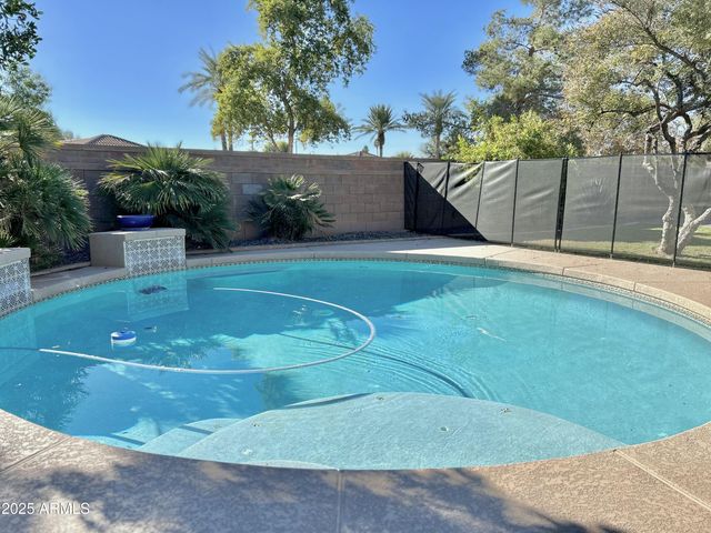 863 W Bluebird Drive, Chandler, AZ 85286