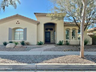 863 W Bluebird Drive, Chandler, AZ 85286