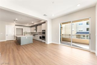 9132 Las Manaitas Avenue 301, Las Vegas, NV 89144