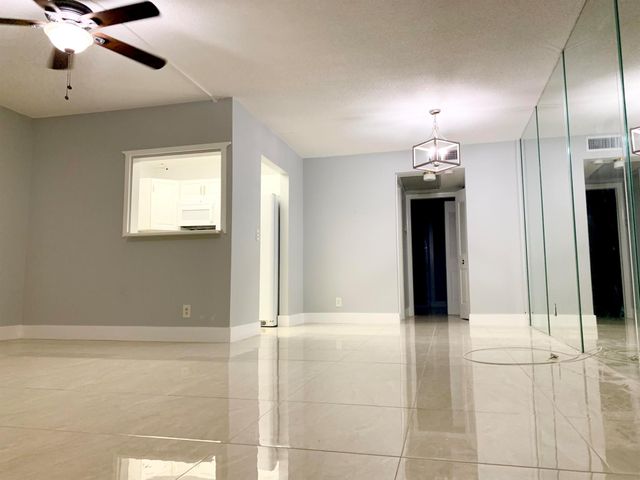 200 Sheffield I, West Palm Beach, FL 33417