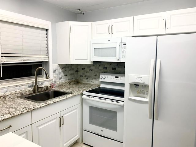 200 Sheffield I, West Palm Beach, FL 33417