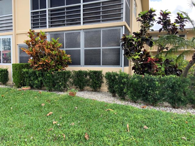 200 Sheffield I, West Palm Beach, FL 33417