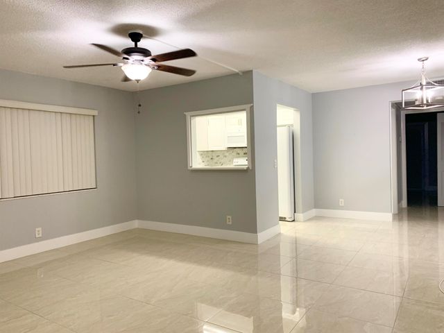 200 Sheffield I, West Palm Beach, FL 33417