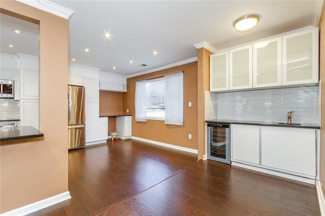 1050 Terramont Drive, Roswell, GA 30076