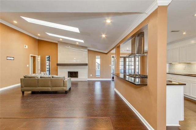 1050 Terramont Drive, Roswell, GA 30076