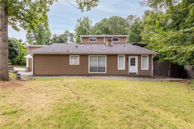 1050 Terramont Drive, Roswell, GA 30076