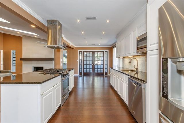 1050 Terramont Drive, Roswell, GA 30076