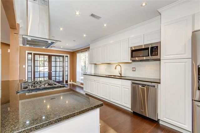 1050 Terramont Drive, Roswell, GA 30076