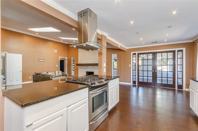 1050 Terramont Drive, Roswell, GA 30076