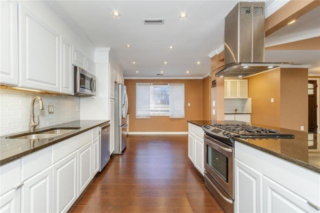 1050 Terramont Drive, Roswell, GA 30076