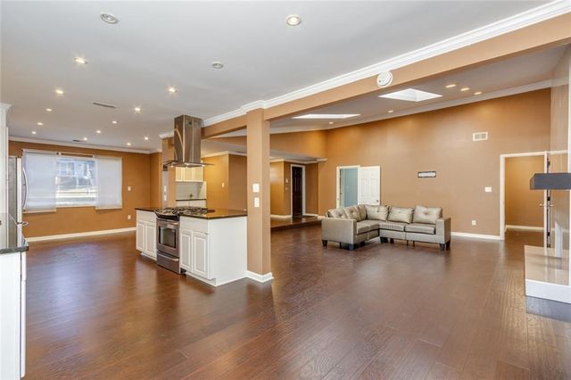 1050 Terramont Drive, Roswell, GA 30076