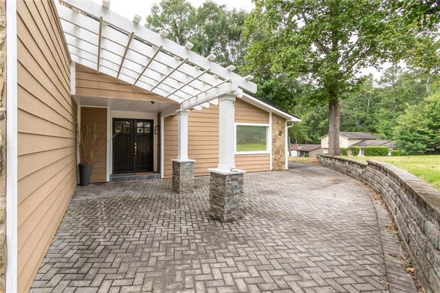 1050 Terramont Drive, Roswell, GA 30076