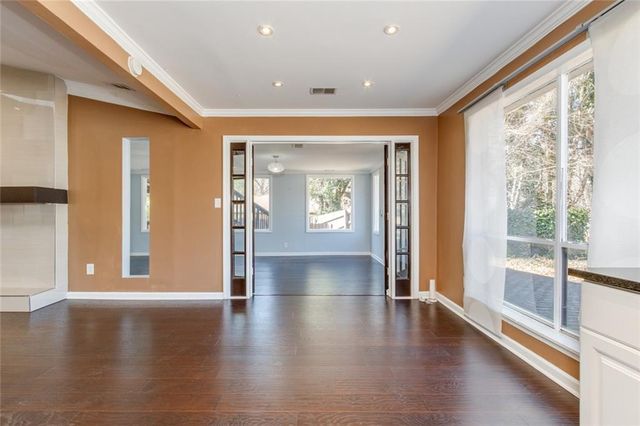 1050 Terramont Drive, Roswell, GA 30076