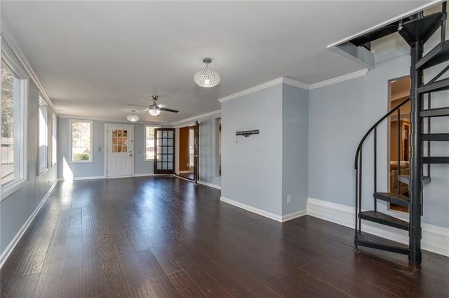 1050 Terramont Drive, Roswell, GA 30076