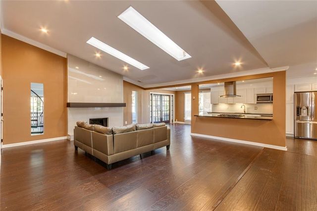 1050 Terramont Drive, Roswell, GA 30076