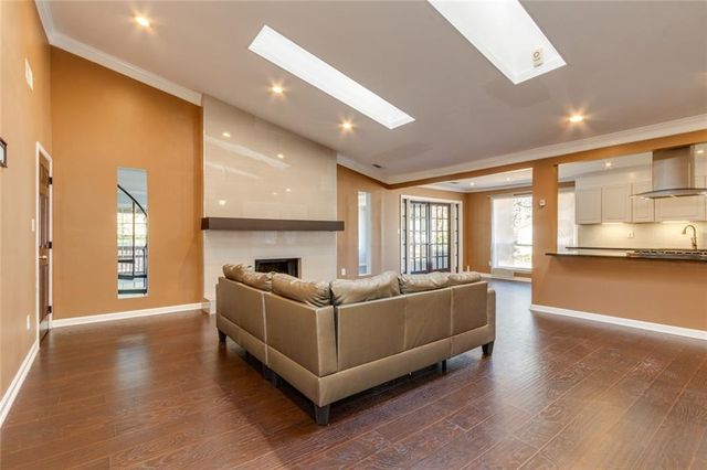 1050 Terramont Drive, Roswell, GA 30076