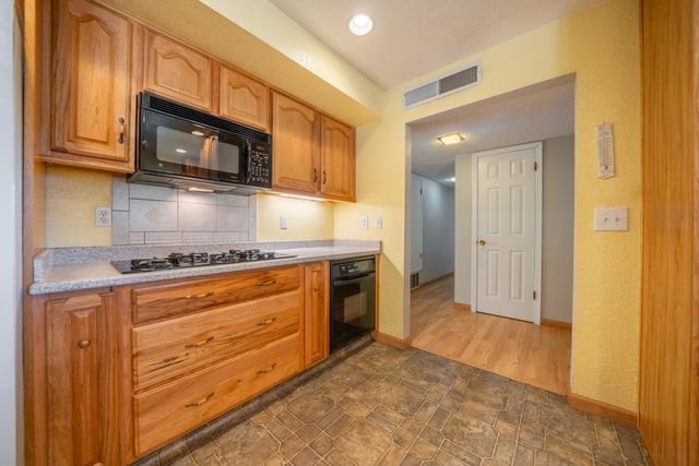 6908 Riata Drive, Redding, CA 96002