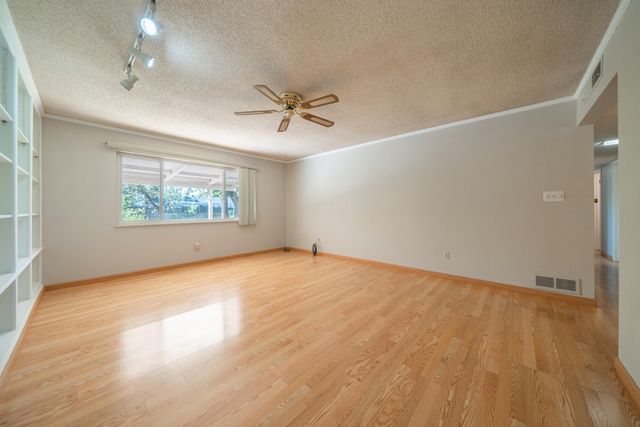 6908 Riata Drive, Redding, CA 96002