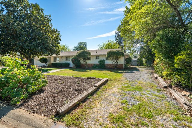 6908 Riata Drive, Redding, CA 96002