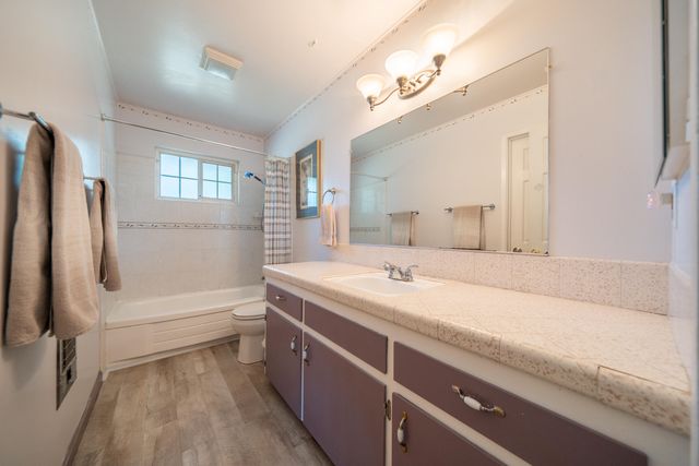 6908 Riata Drive, Redding, CA 96002