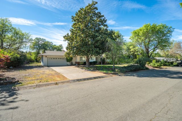6908 Riata Drive, Redding, CA 96002