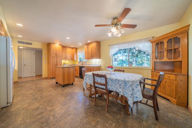 6908 Riata Drive, Redding, CA 96002