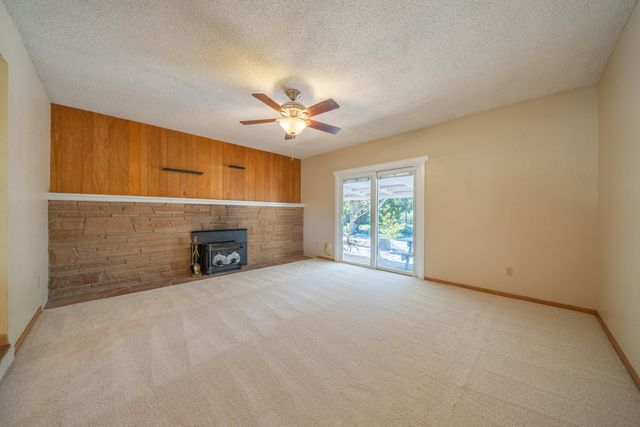 6908 Riata Drive, Redding, CA 96002