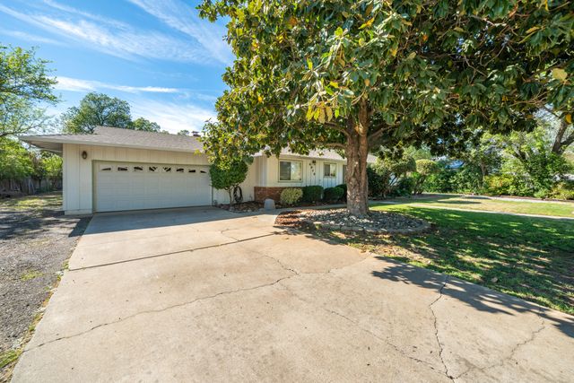 6908 Riata Drive, Redding, CA 96002