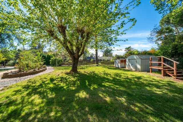 6908 Riata Drive, Redding, CA 96002