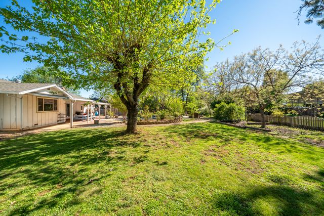 6908 Riata Drive, Redding, CA 96002