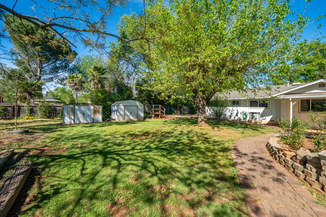 6908 Riata Drive, Redding, CA 96002