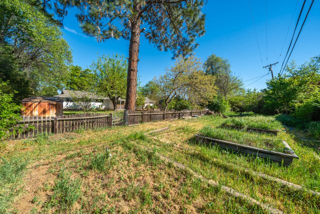 6908 Riata Drive, Redding, CA 96002