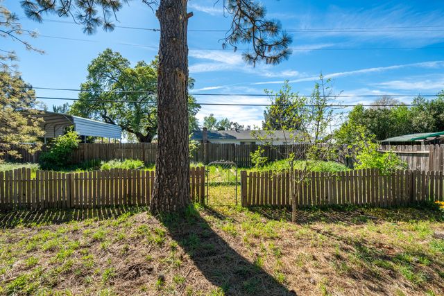 6908 Riata Drive, Redding, CA 96002