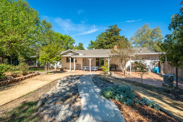 6908 Riata Drive, Redding, CA 96002